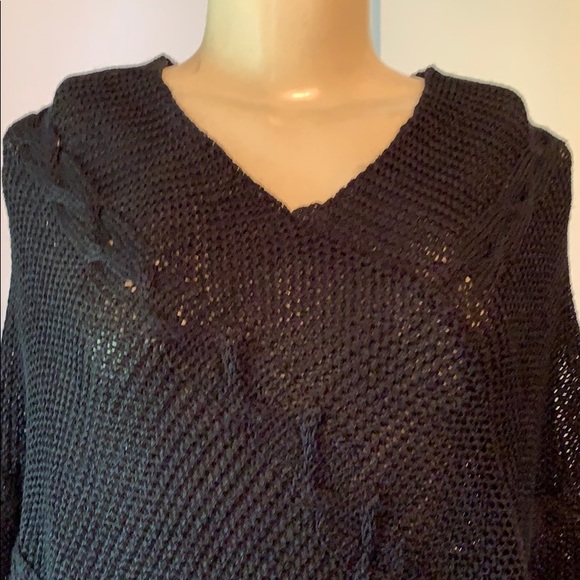 Poncho - Picture 2 of 6